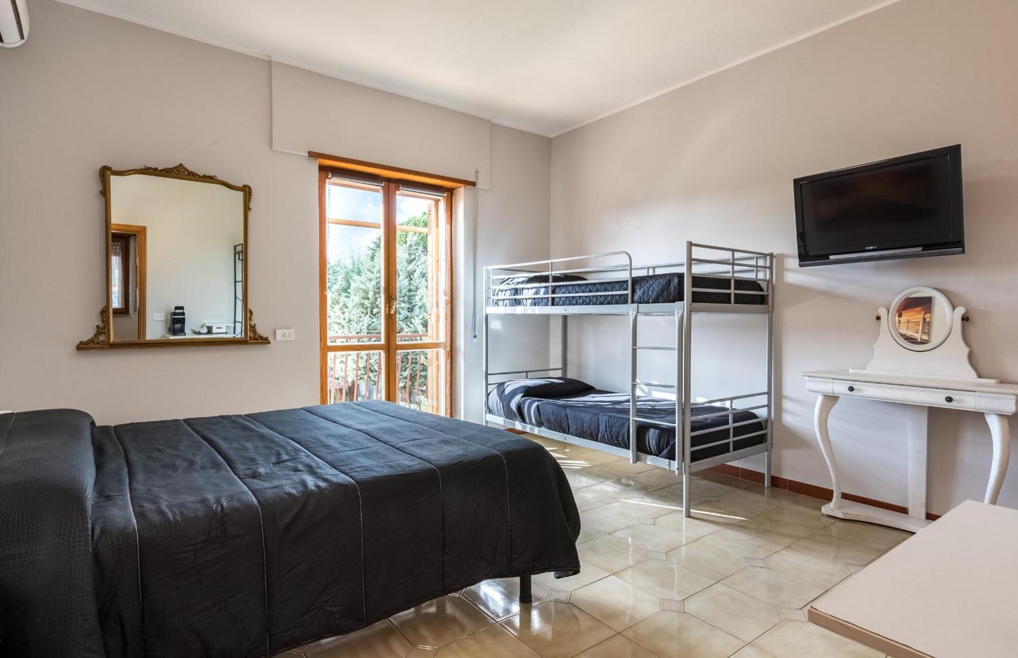 Travelershome Ciampino&Morena Guesthouse Řím Exteriér fotografie